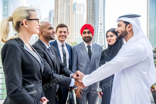 Preview: Business team in Dubai