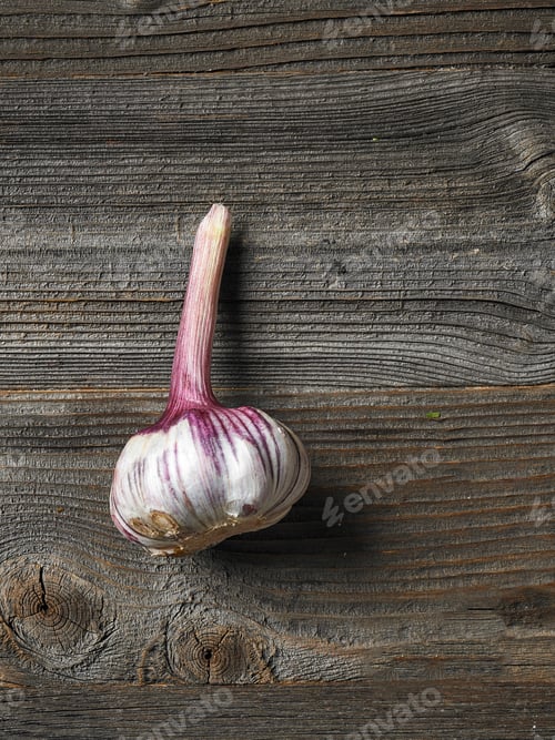 Preview: fresh raw garlic