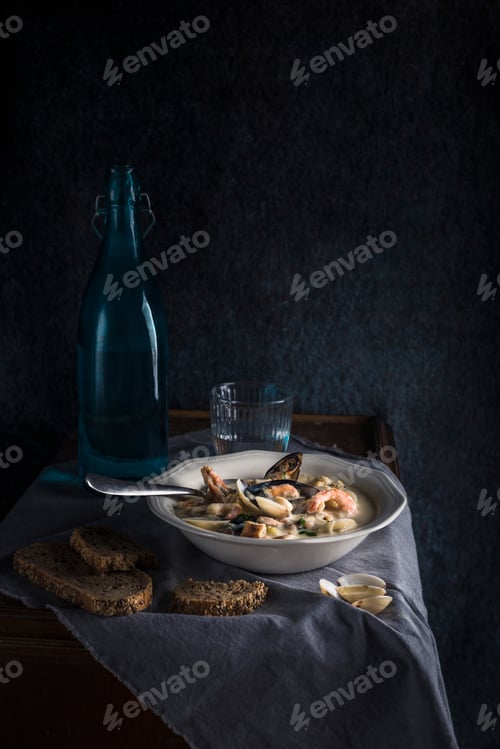 Preview: Clam chowder in a white plate