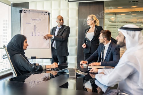 Preview: Business team in Dubai