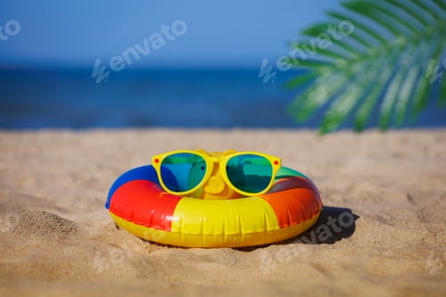 Preview: Piggy bank on summer vacation