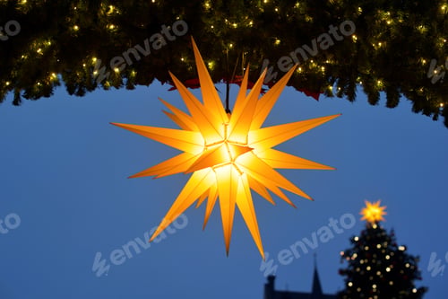 Preview: Beautiful Christmas Star ornament in foreground with smaller one in background