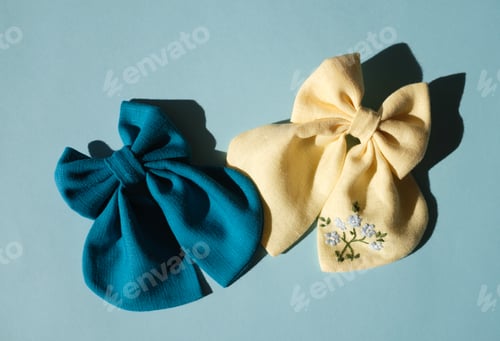 Preview: Hair clips with large bows made of linen fabric with handmade embroidery.