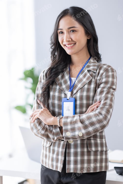 Preview: Young asian woman, professional entrepreneur standing in office clothing, smiling and looking confid