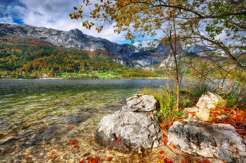 Preview: Idyllic autumn scene in Grundlsee lake in Alps mountains, Austria