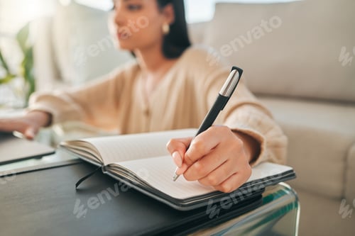 Preview: Shes an avid student