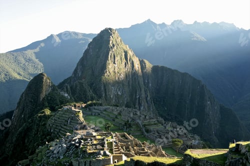 Preview: View of sunbeam over Huayna Picchu at dawn Machu Picchu, Sacred Valley, Peru, South America