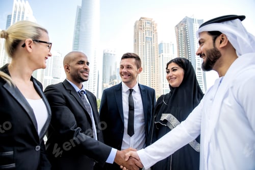 Preview: Business team in Dubai