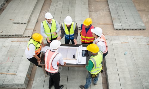 Preview: Construction engineers, architects, and foremen form a group. Participate in a meeting