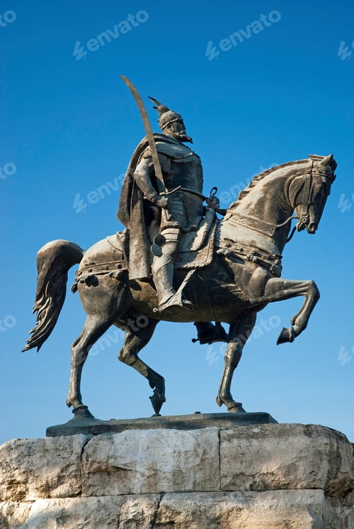 Preview: skanderberg statue, tirana, albania