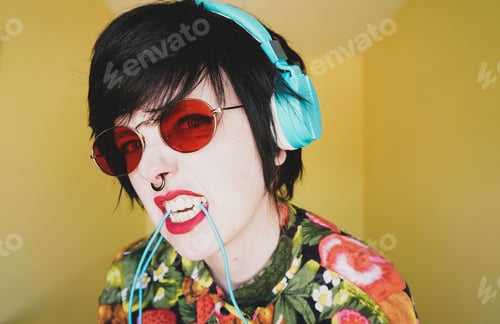 Preview: Cool young androgynous dj woman