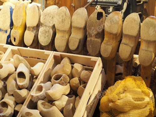 Preview: Dutch workshop on making traditional wooden Shoe Klomp
