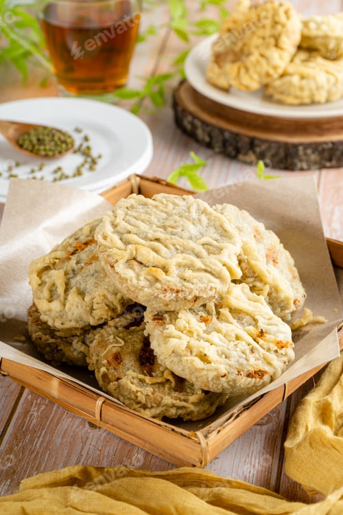 Preview: Gandasturi or kue kacang ijo