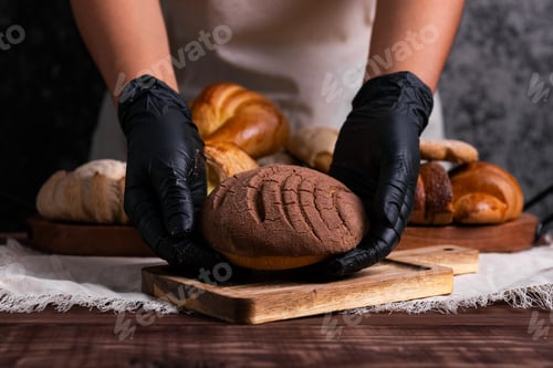 Preview: Artisan Baker Presents Chocolate Concha Bread