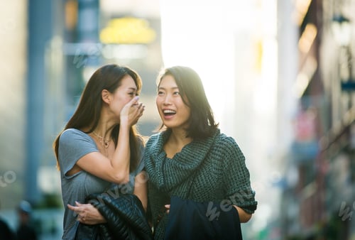 Preview: Two female friends meeting in Tokyo