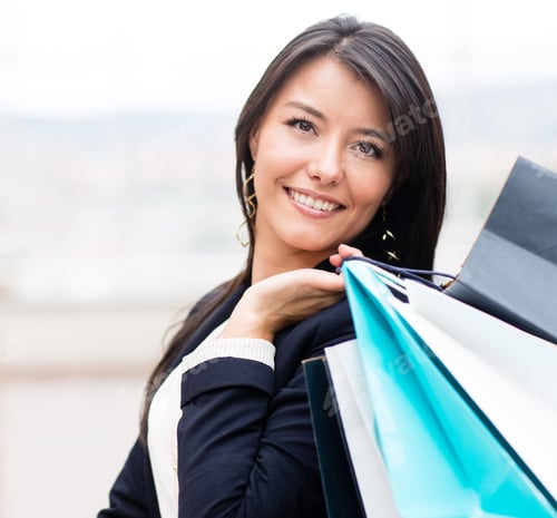 Preview: Beautiful Shopping Woman Holding Bags And Smiling