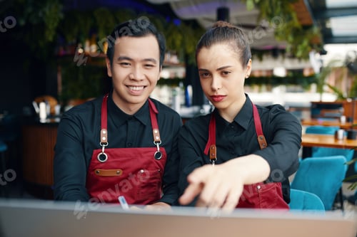 Preview: Cafe Owners Checking Profit