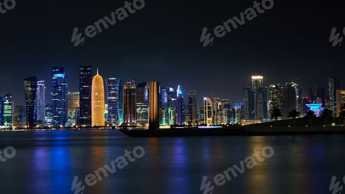 Preview: Scenic view of the cityscape of Doha, Qatar at night
