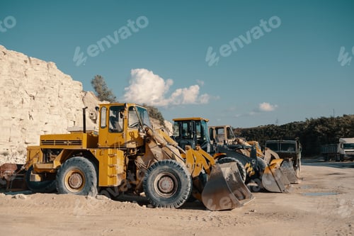 Preview: Heavy machinery in quarry