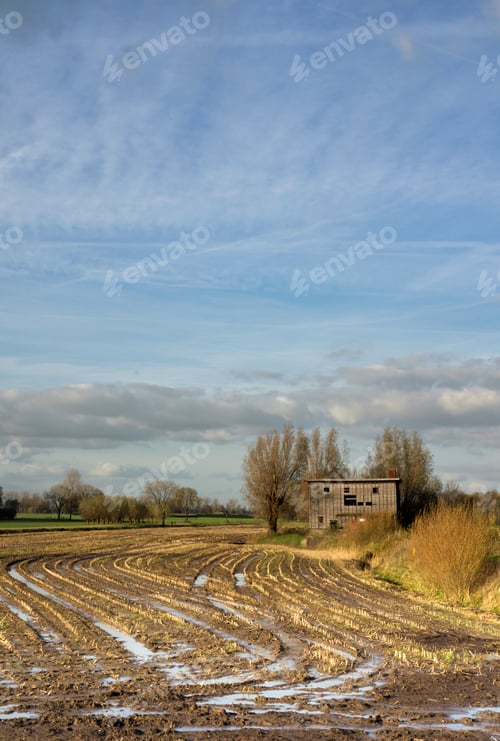 Preview: Old shed along the river Giessen
