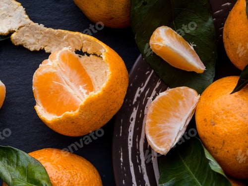 Preview: Fresh tangerines with leaves