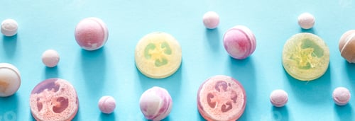 Preview: composition with spa items on a colored background