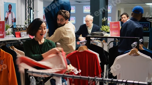 Preview: Shoppers looking for best deals