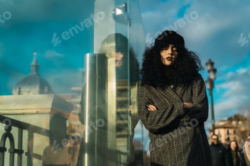 Preview: Attractive woman at case