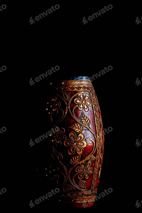 Preview: vase with a black background