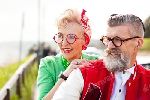 Preview: Quirky couple sightseeing, Bournemouth, England