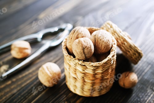 Preview: walnuts