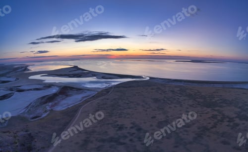 Preview: Unusual islands on a beautiful lake