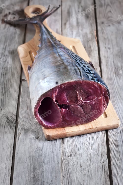 Preview: Raw tuna