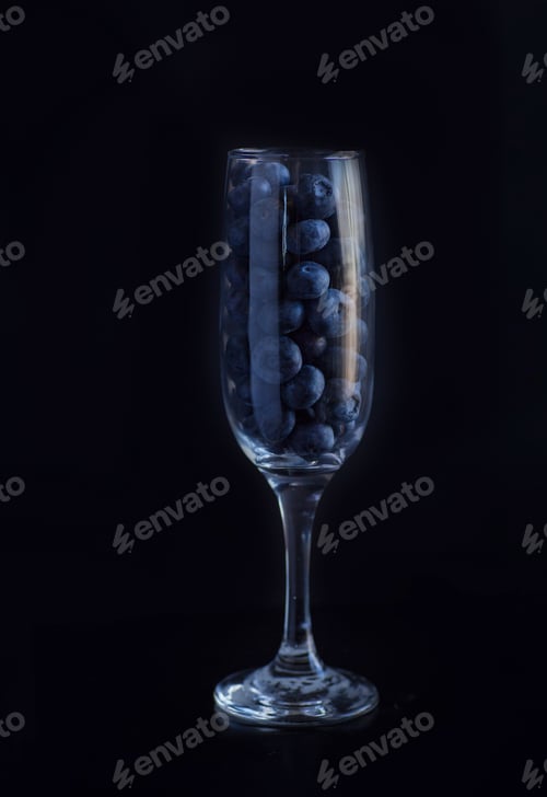 Vorschau: Blaubeeren in Champagnerflöte