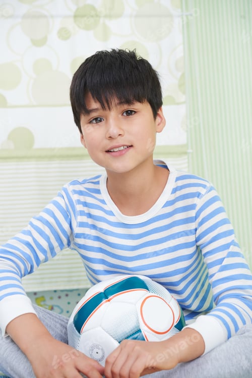 Preview: Little soccer player
