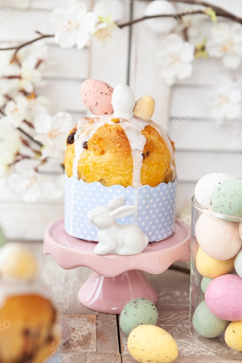 Preview: Little panettone cakes with Easter eggs