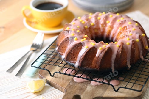 Preview: lemon cake with chocolate icing