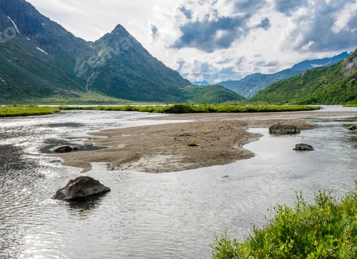 Preview: Valley Leirungsdalen with Ovre Leirungen lake in Norway