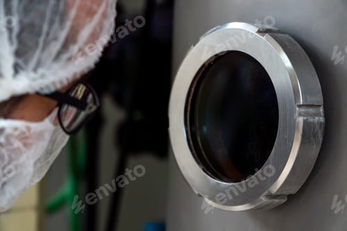 Preview: Factory control technician monitoring process