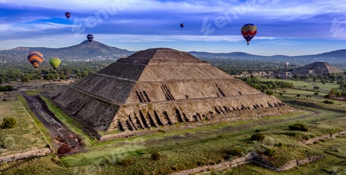 Preview: Aerial view of hot air balloons above the Teotihuacan pyramid in Mexico city