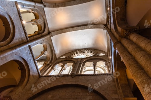 Preview: Interior view of the Cathedral of Santiago