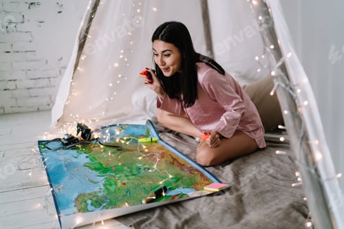 Preview: Asian girl select point to mark with marker on map