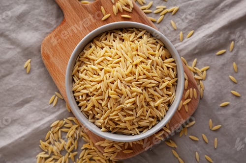 Preview: Organic Dried Orzo Pasta in a Bowl, top view.