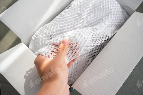 Preview: Corrugated white paper for safe transportation, in which the goods brought by the courier delivery