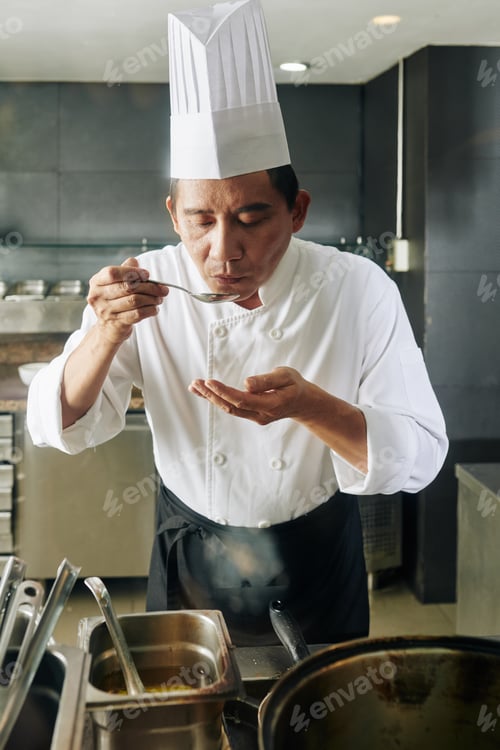 Preview: Chef tasting his brand sauce