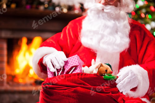 Preview: Packing Christmas presents.