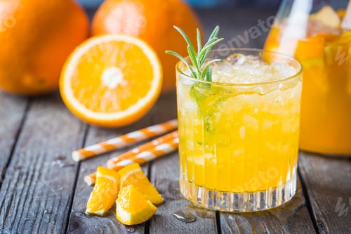 Preview: Glass of fresh orange juice