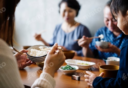 Preview: Japanese family eating