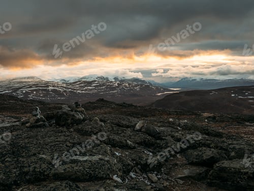 Preview: Midnight sun.