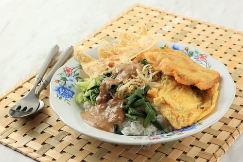 Preview: Nasi Pecel Madiun or Sego Pecel is an Indonesian Rice Dish